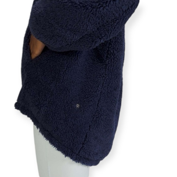 Lululemon • Warmth Restore Long Pullover
Night Sea - Picture 10 of 12